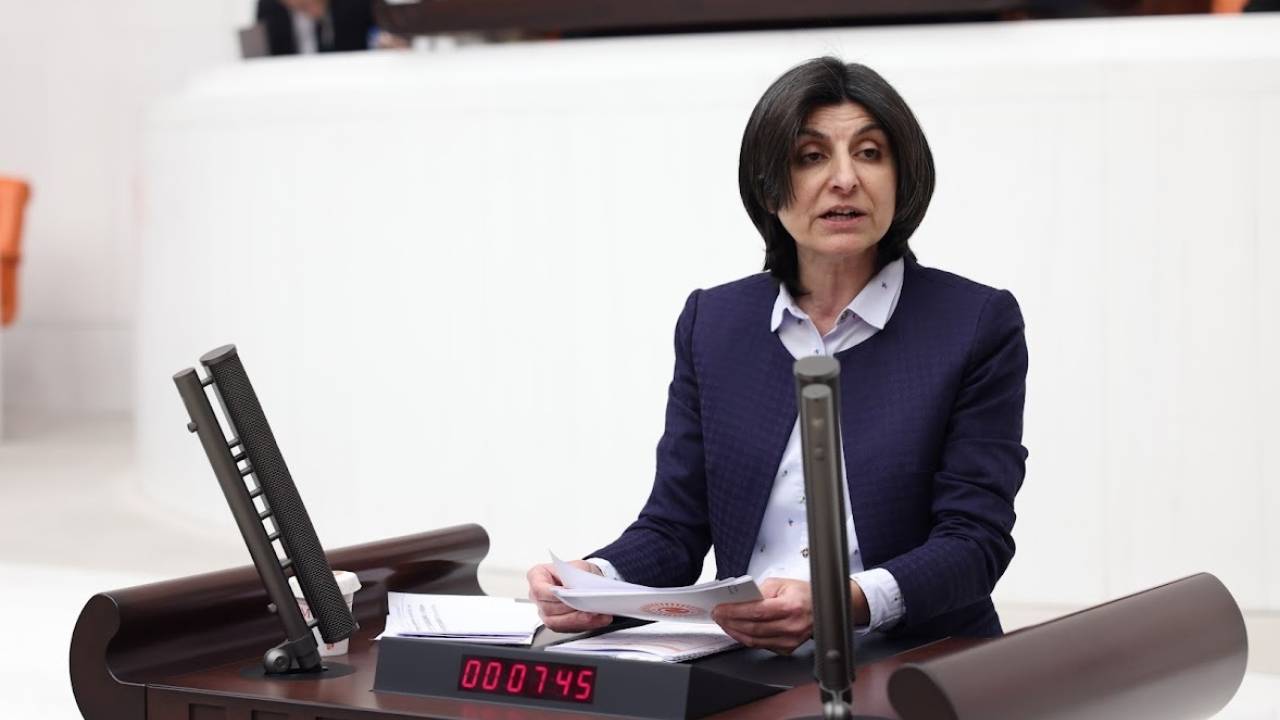 Sibel Özdemir: “Öğrencilerin Yeri Kampüstür, Dersliktir, Kantindir”