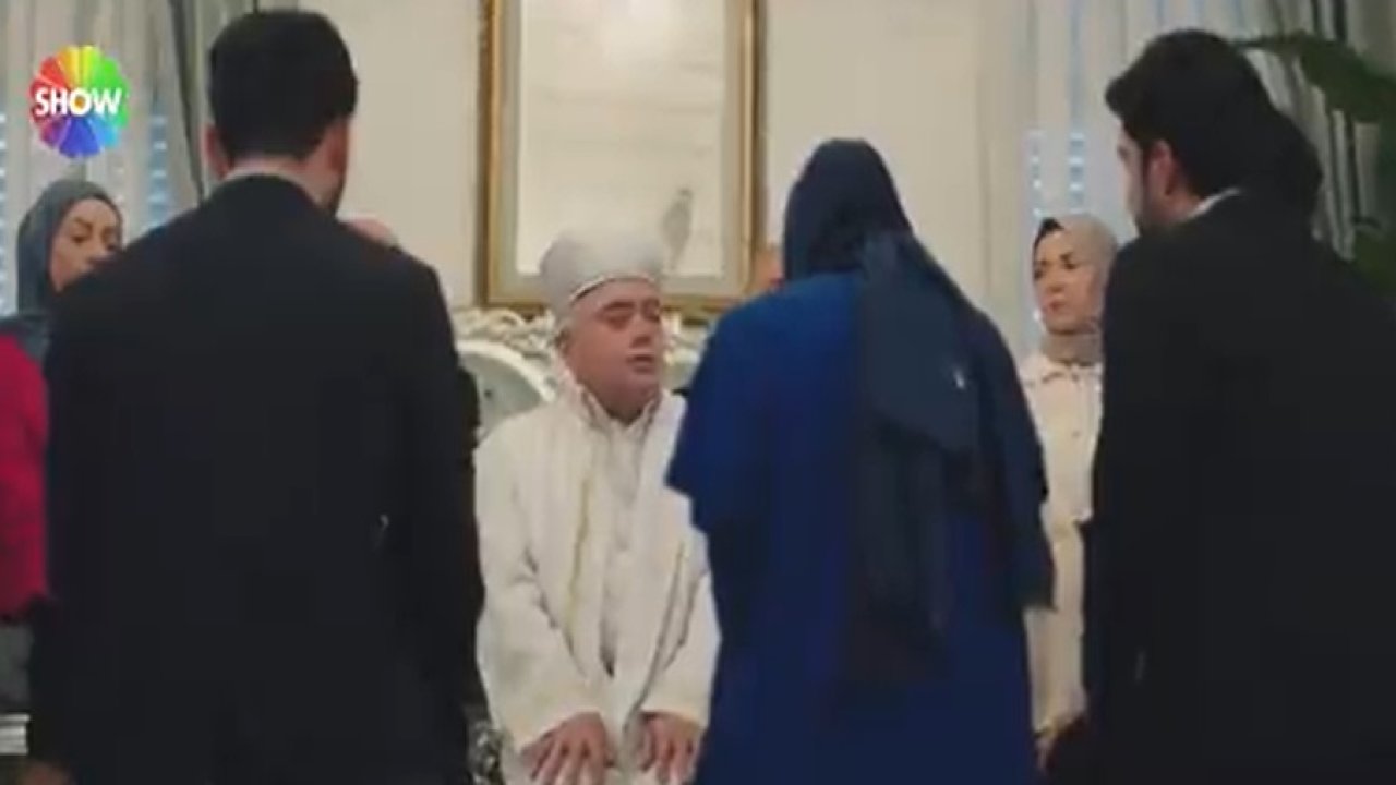 Kızılcık Şerbeti dizisindeki sosyal medyayı ayağa kaldıran o sahne! Herkes isyan etti...