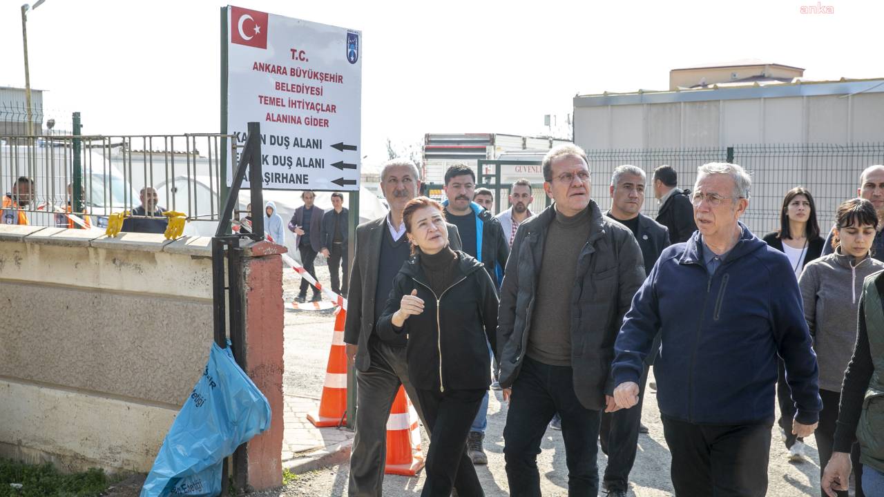 Vahap Seçer, Hafta Sonunu Deprem Bölgelerinde Geçirdi