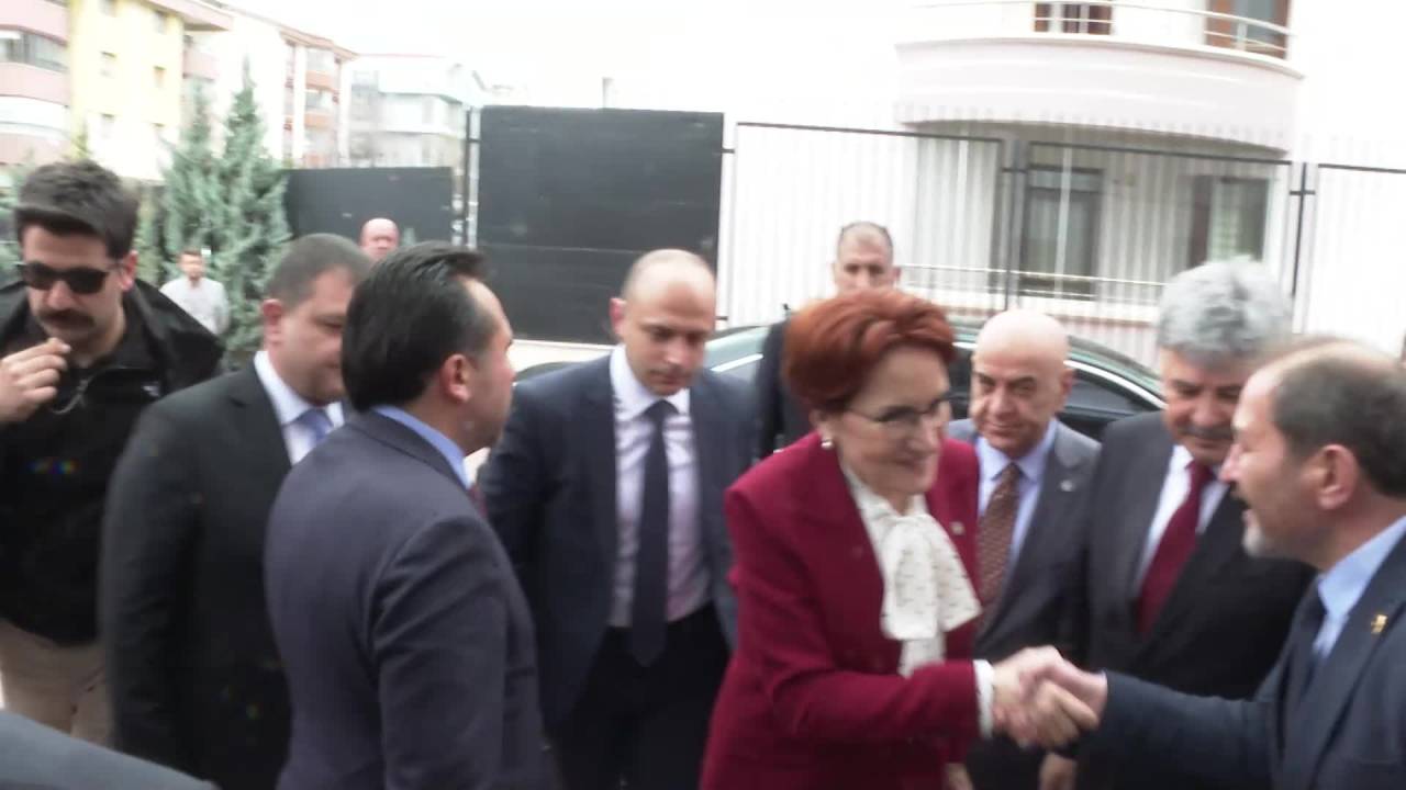 Akşener, İyi Partili Belediye Başkanları İle Bir Araya Geldi