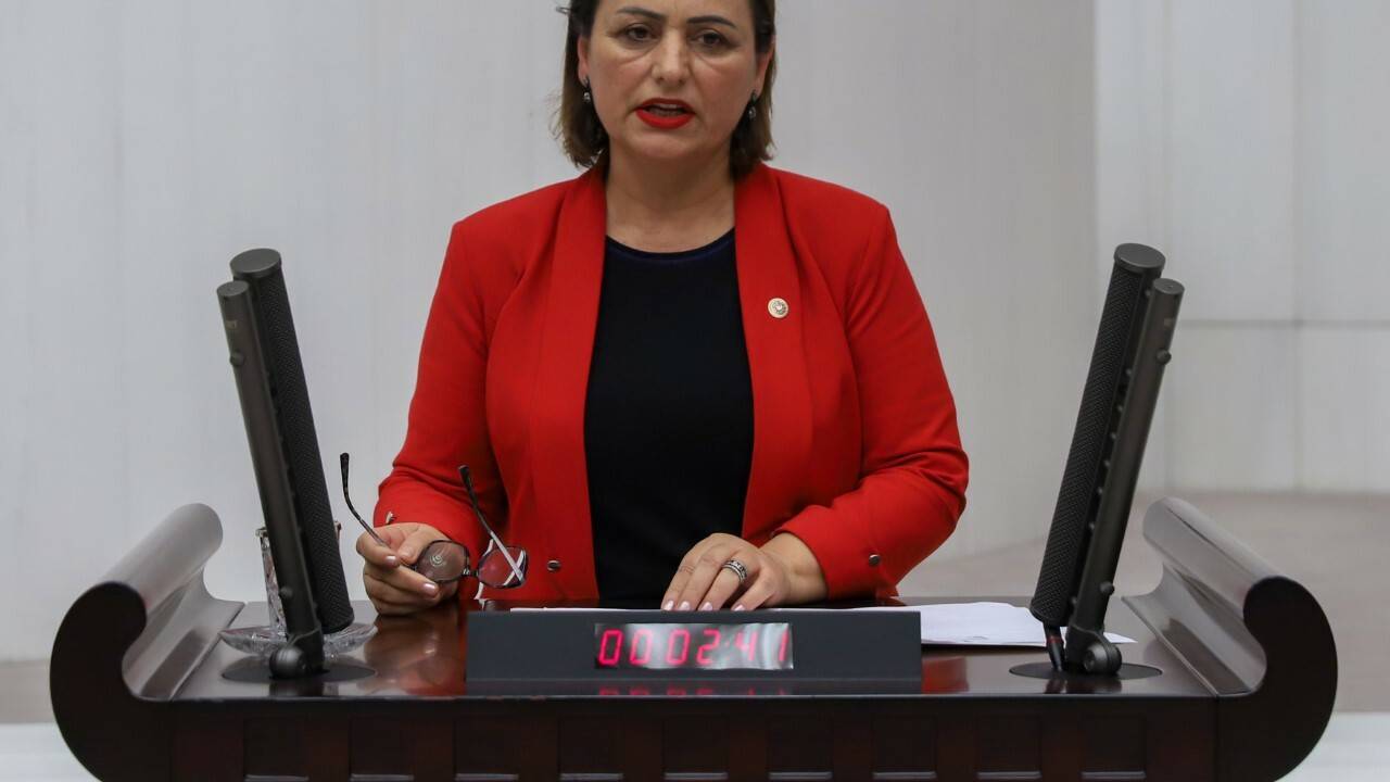 Müzeyyen Şevkin’den Fuat Oktay’a: “Ordu, Deprem Anında Neden Harekete Geçmedi”