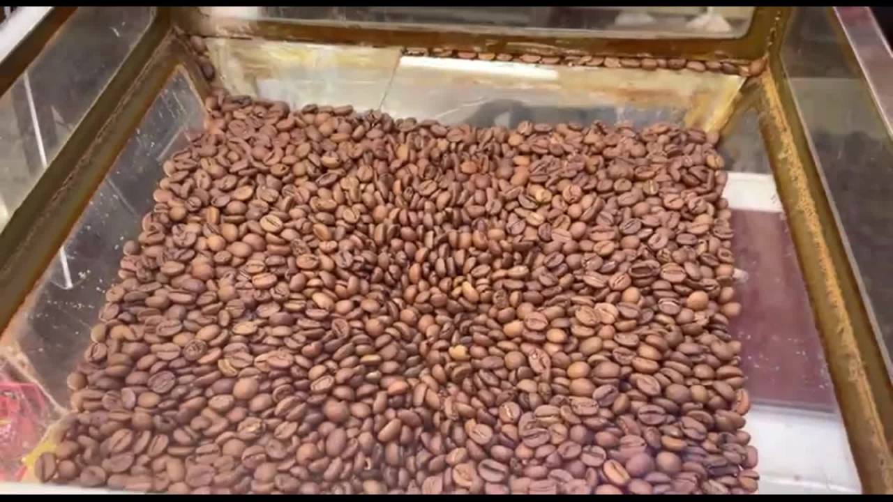 Ömer Fethi Gürer’in Dinlediği Kuruyemişçi: “Bu Sene Leblebi Bile Lüks”