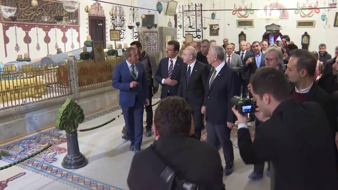Millet İttifakı Cumhurbaşkanı Adayı Kılıçdaroğlu, Konya’da Mevlana Türbesini Ziyaret Etti