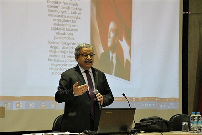 Eski Tbmm Başkanvekili Uluç Gürkan, Erdoğan’ın 3. Kez Adaylığını Eleştirdi: “Ysk Anayasa İhdas Edemez”