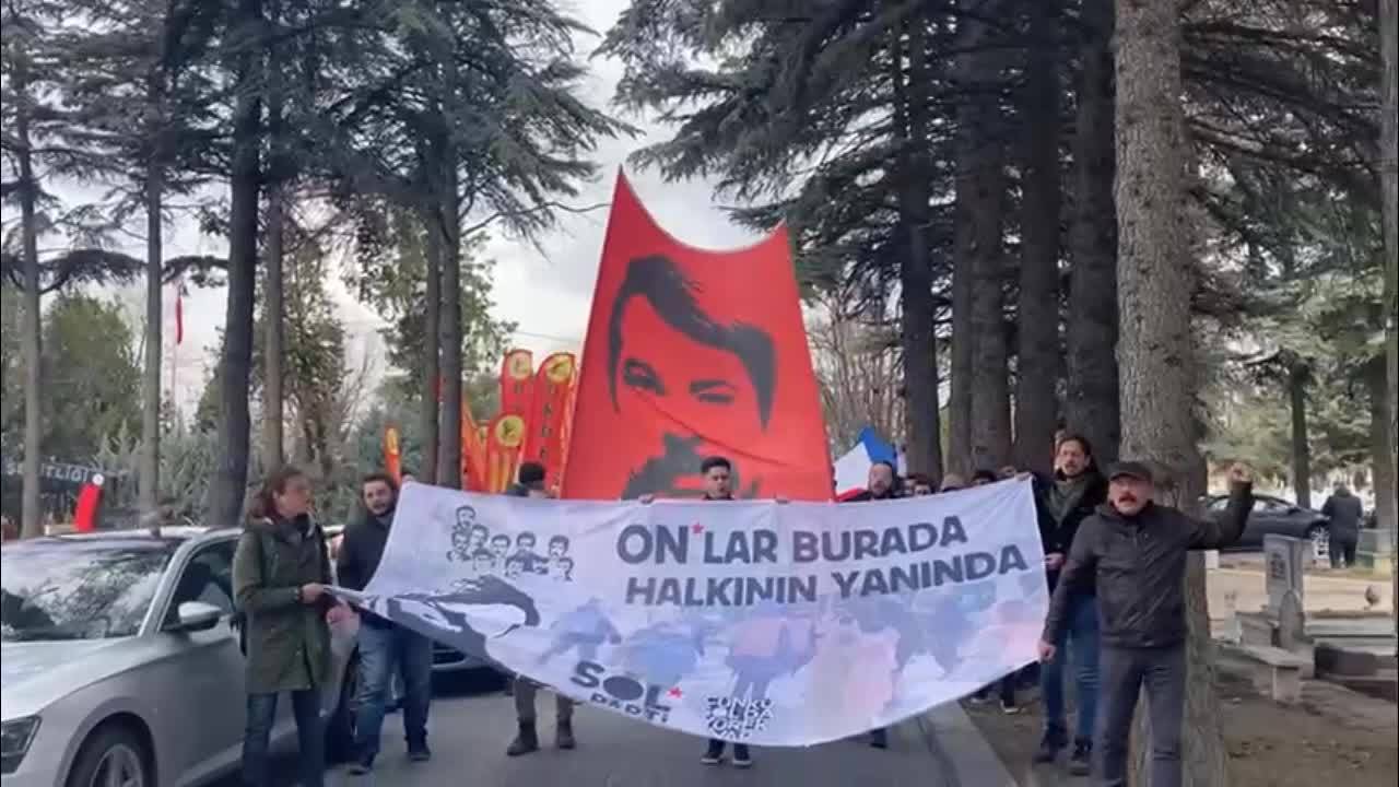 Chp Ve Sol Parti, Mahir Çayan Ve Arkadaşlarını 51’inci Ölüm Yıl Dönümlerinde Mezarı Başında Andı