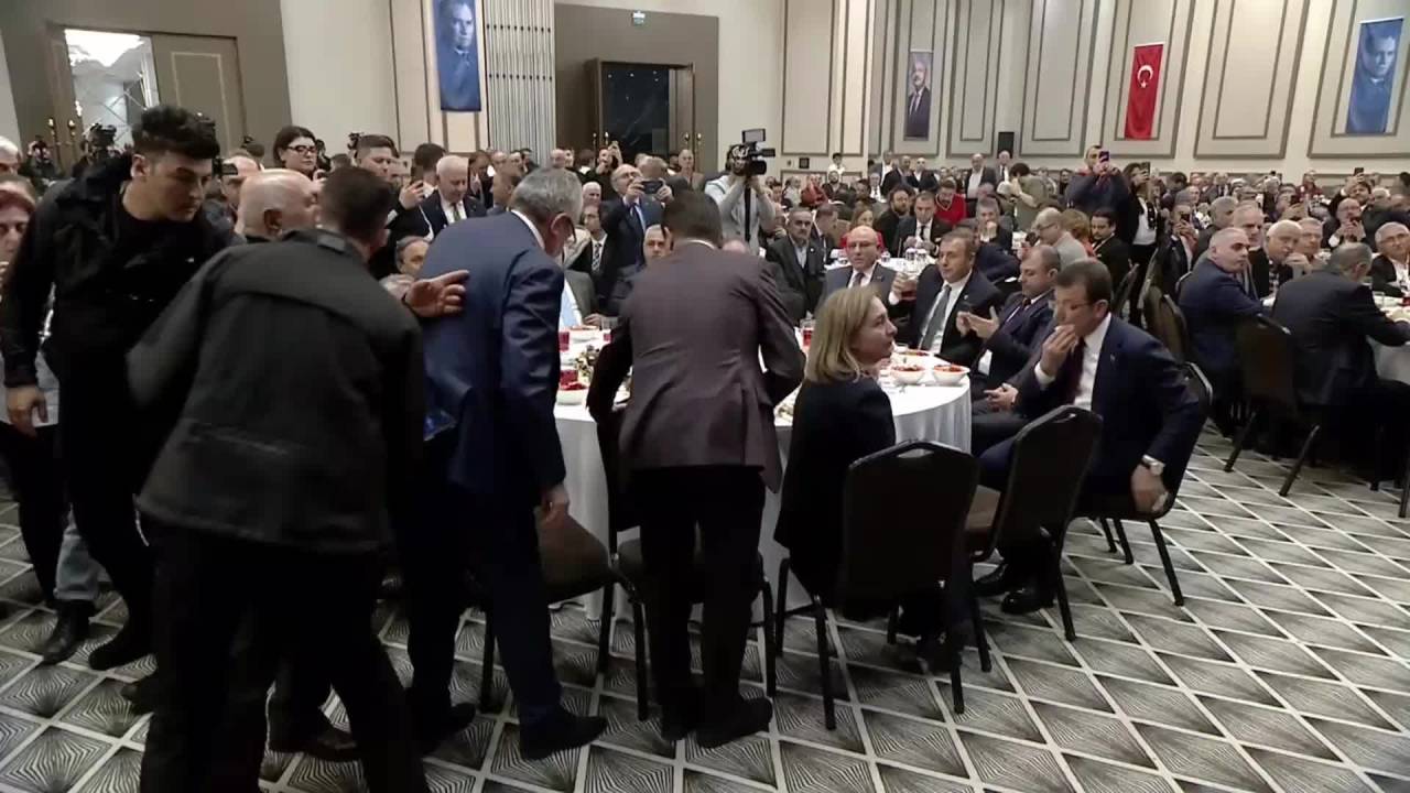 Kılıçdaroğlu: Yoksulluğun Sömürülmediği, Siyasete Malzeme Edilmediği Bir Düzeni İnşa Etmek Zorundayız