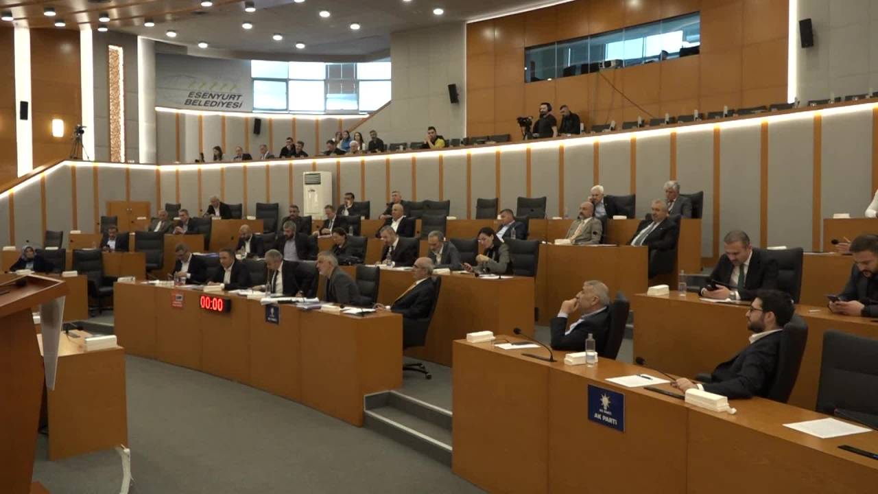 Esenyurt Belediye Meclisinde Deprem İçin Yapılacak İş Birliği Protokolüne Akp Ve Mhp Gruplarından Engel