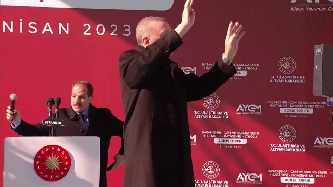 Erdoğan, İstanbul’da: “Üç Yılı Geçti Bu Büyükşehir Belediyesi Ne Yazık Ki İstanbul’a Bir Çivi Dahi Çakamadı”
