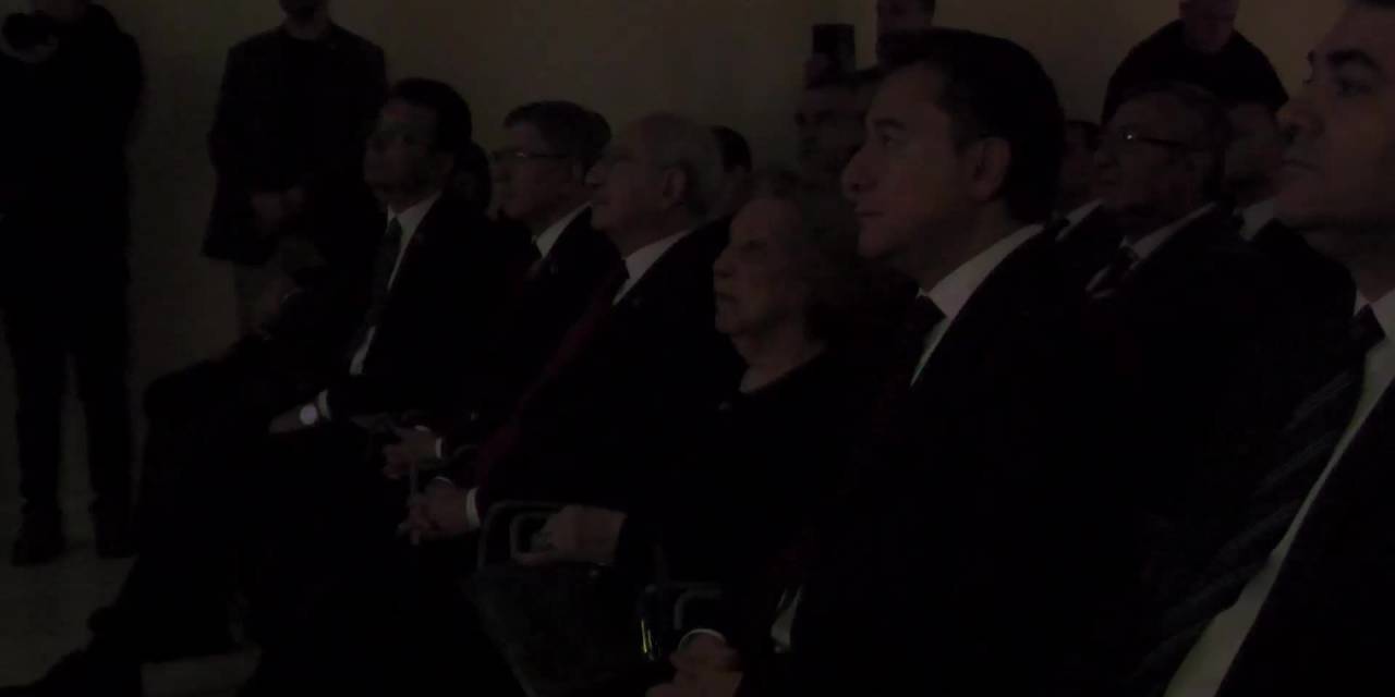 Kılıçdaroğlu, 8. Cumhurbaşkanı Turgut Özal Anı Mekânı’nı Ziyaret Etti