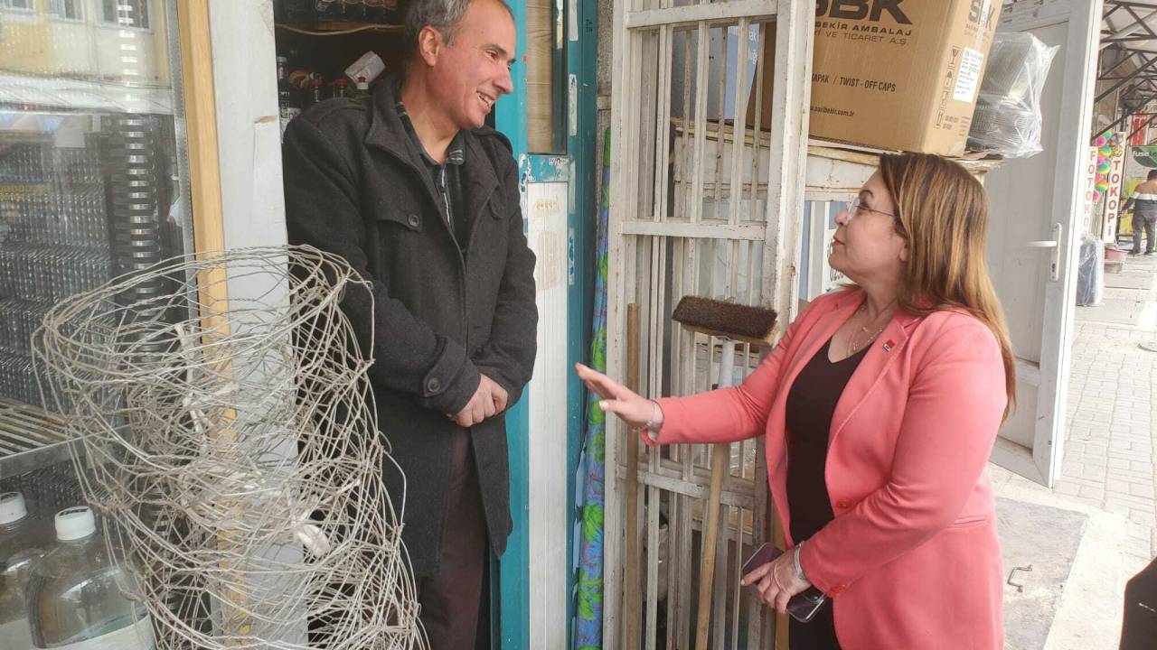 Gülizar Biçer Karaca: “Mutfaklara Giremeyen Soğan, Taneyle Alınır Hale Geldi. Sofrada Değil Saksıda Soğan”