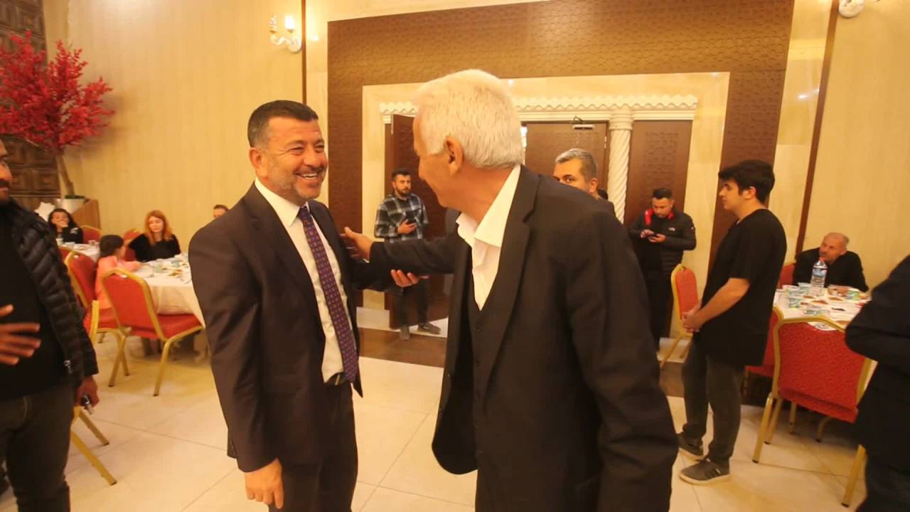 Veli Ağbaba: "Depremde Evleri Yıkılan Vatandaşlarımızın Evlerini 5 Kuruş Almadan Yapacağız"