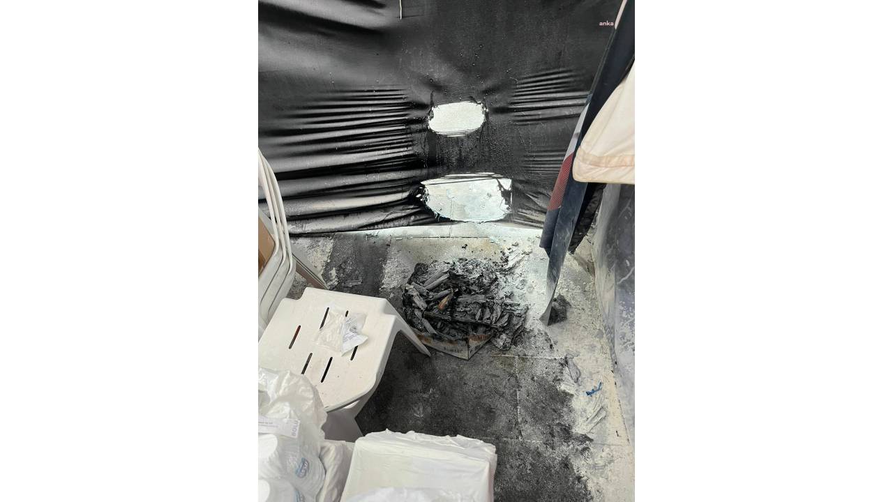 İstanbul Ortaköyde Chp'nin Seçim Çadırına Saldırı