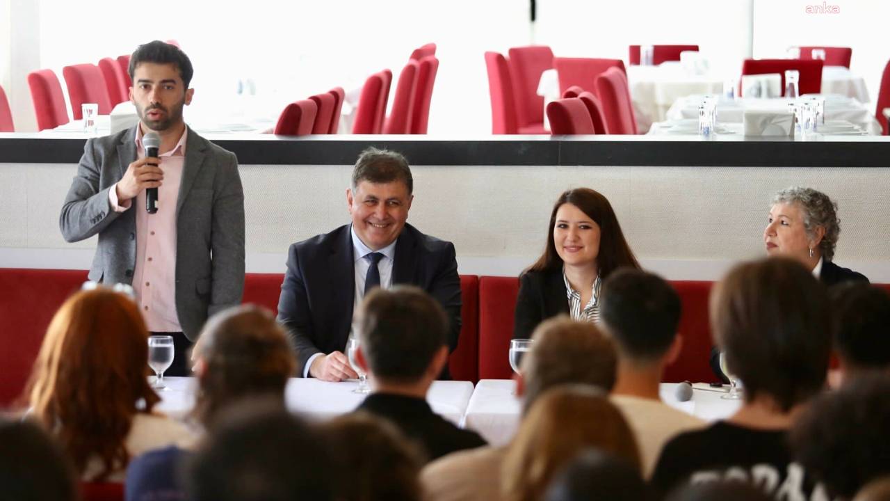 Gökçe Gökçen, Karşıyakalı Gençlerin Sorularını Yanıtladı