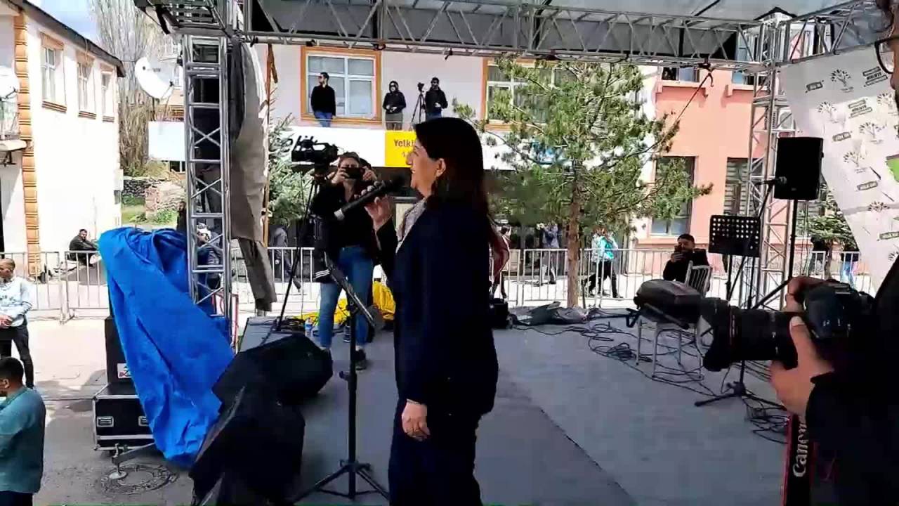 Pervin Buldan: “Meydanlarda Parmak Sallayanlar, Son 5 Günde Yaşanacaklardan Sorumludur”