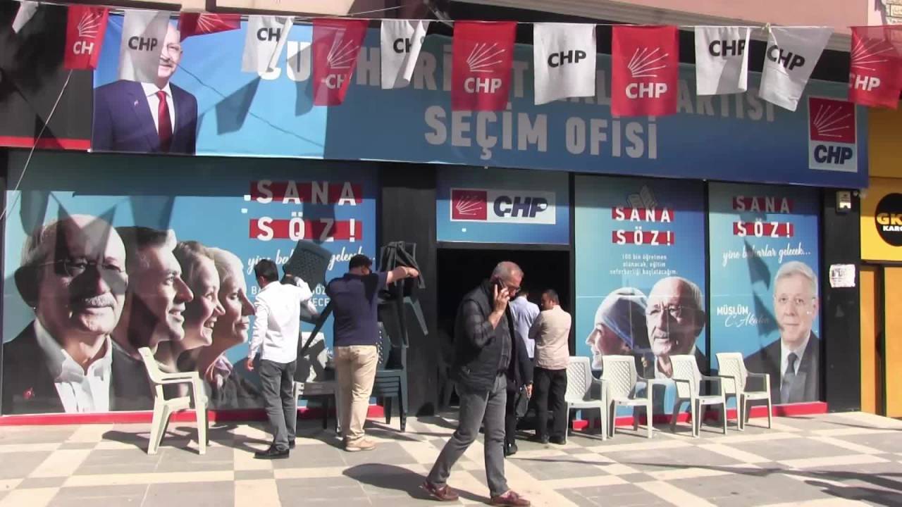 Chp Şanlıurfa İl Başkanı Karadağ, Seçim Bürosuna Saldırıya Tepki Gösterdi: "Bu Olayı Şiddetle Kınıyoruz"