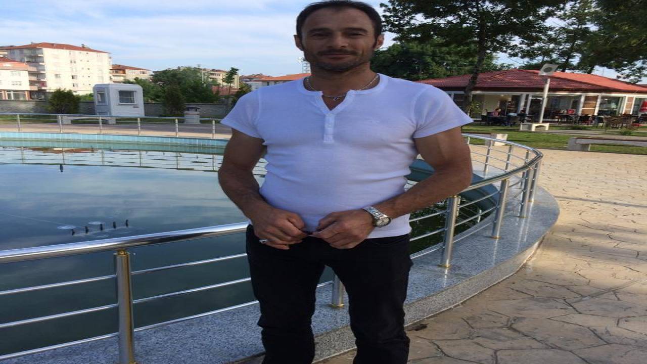 (ek Bilgilerle) Tatil Sırasında Tacize Uğrayan Genç Kız Öldüresiye Dövüldü