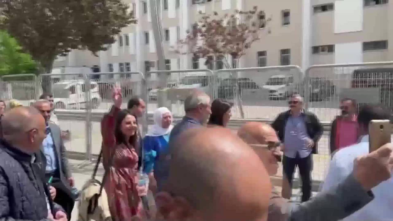 Pervin Buldan, Van’da: "Yarın Erdoğan’a ‘Van Mınute’ Diyeceksiniz"