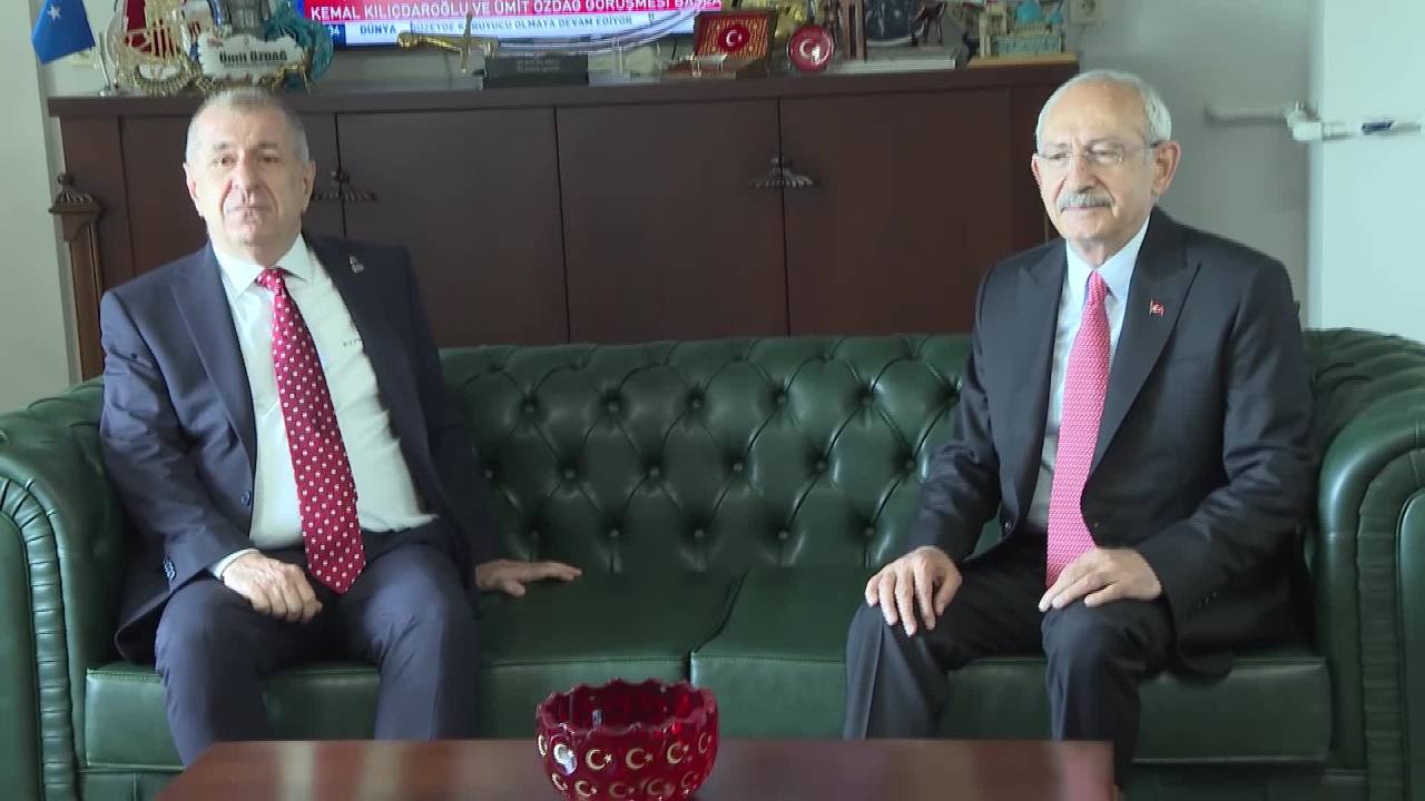 Cumhurbaşkanı Adayı Kılıçdaroğlu, Zafer Partisi Genel Başkanı Özdağ İle Bir Araya Geldi