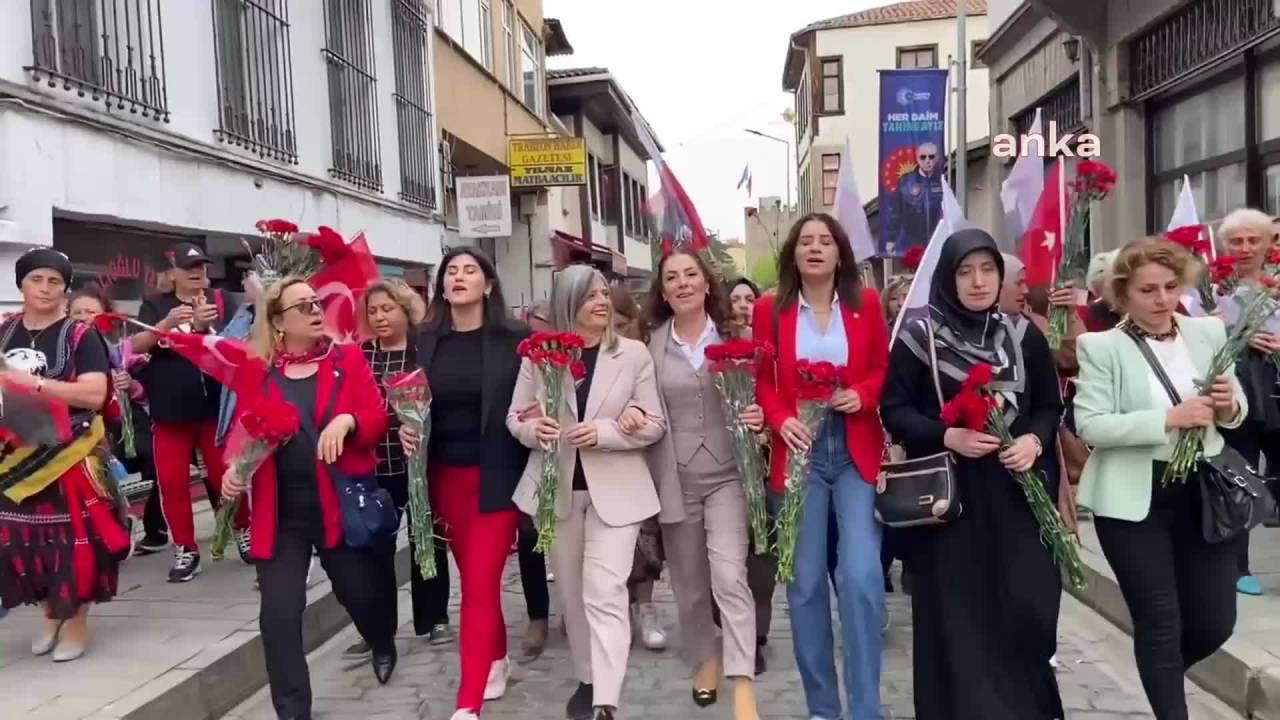 Trabzon'da Millet İttifakı'nı Oluşturan Siyasi Partilerin Kadın Kolları Yürüyüş Düzenledi