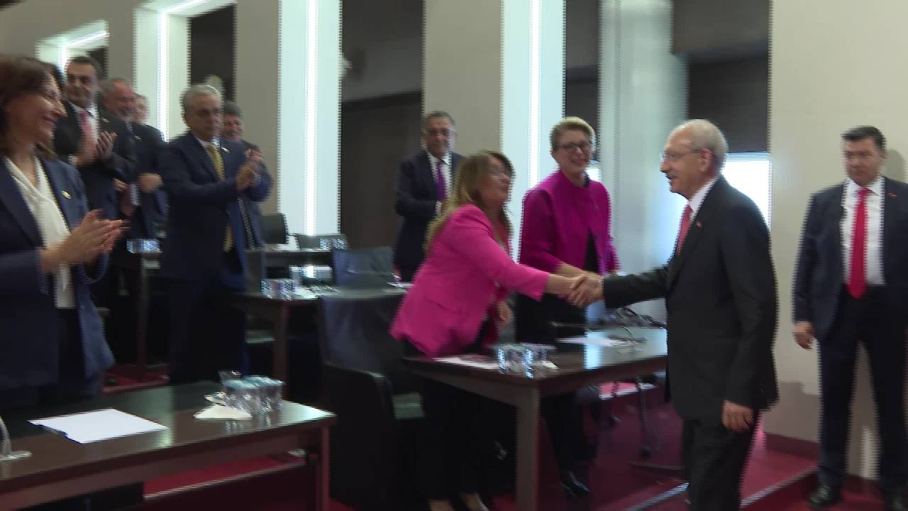 Chp Genel Başkanı Kılıçdaroğlu, 28'inci Dönem Milletvekilleri İle Chp Genel Merkezi'nde Bir Araya Geldi