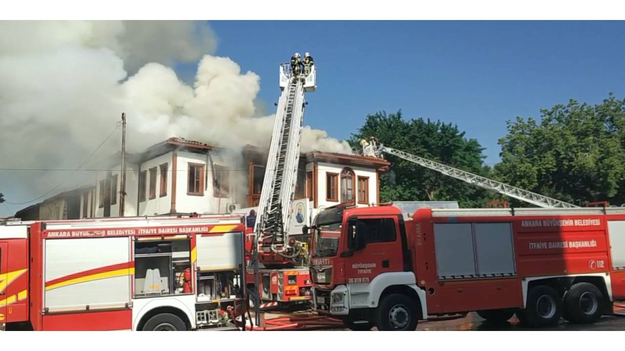 Ankara'da 2 Katlı Restoranda Yangın