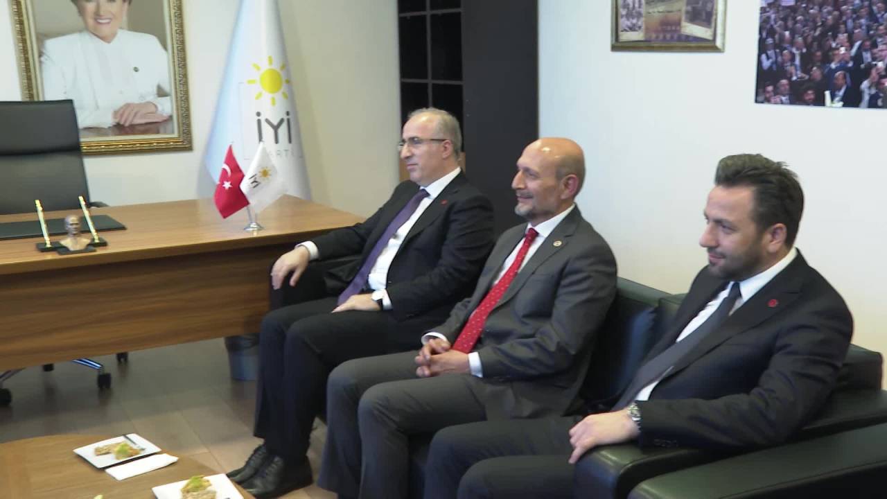 Siyasi Partilerde Bayramlaşma Ziyaretleri... İyi Parti, Parti Genel Merkezinde 8 Partiyle Bayramlaştı