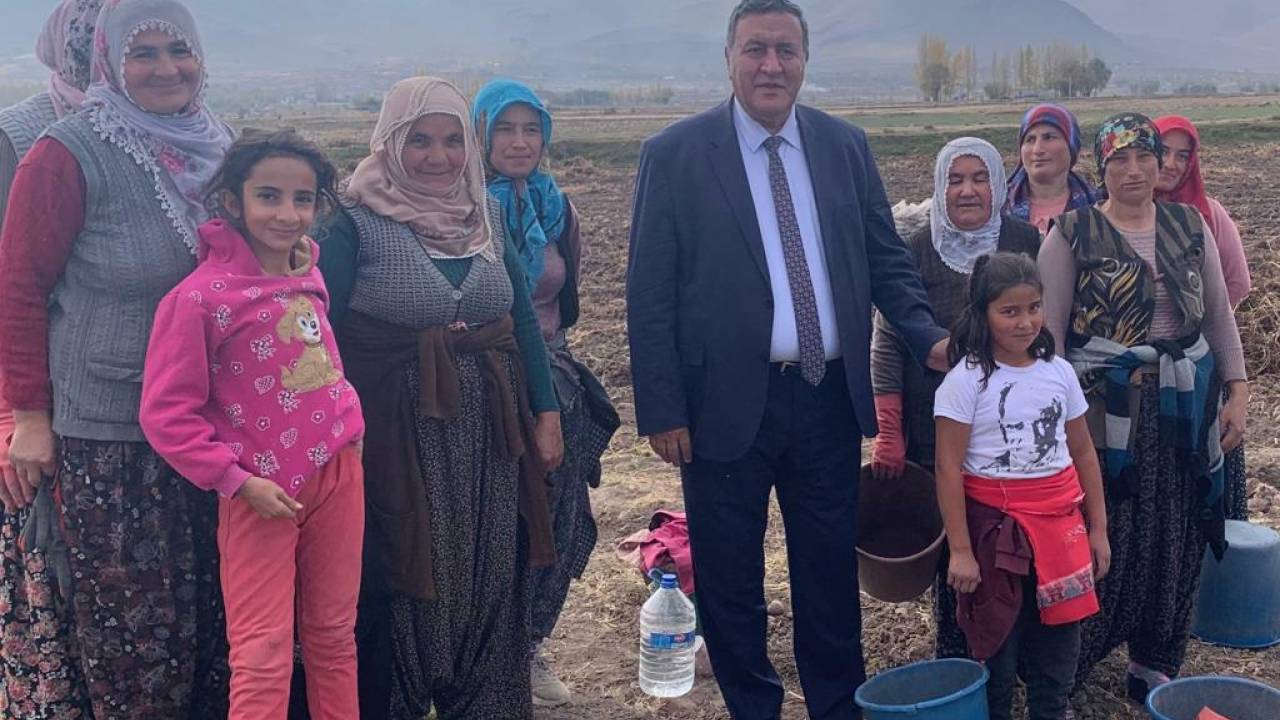 Ömer Fethi Gürer: “Tarım Sektöründe İstihdam 115 Bin Kişi Azaldı”