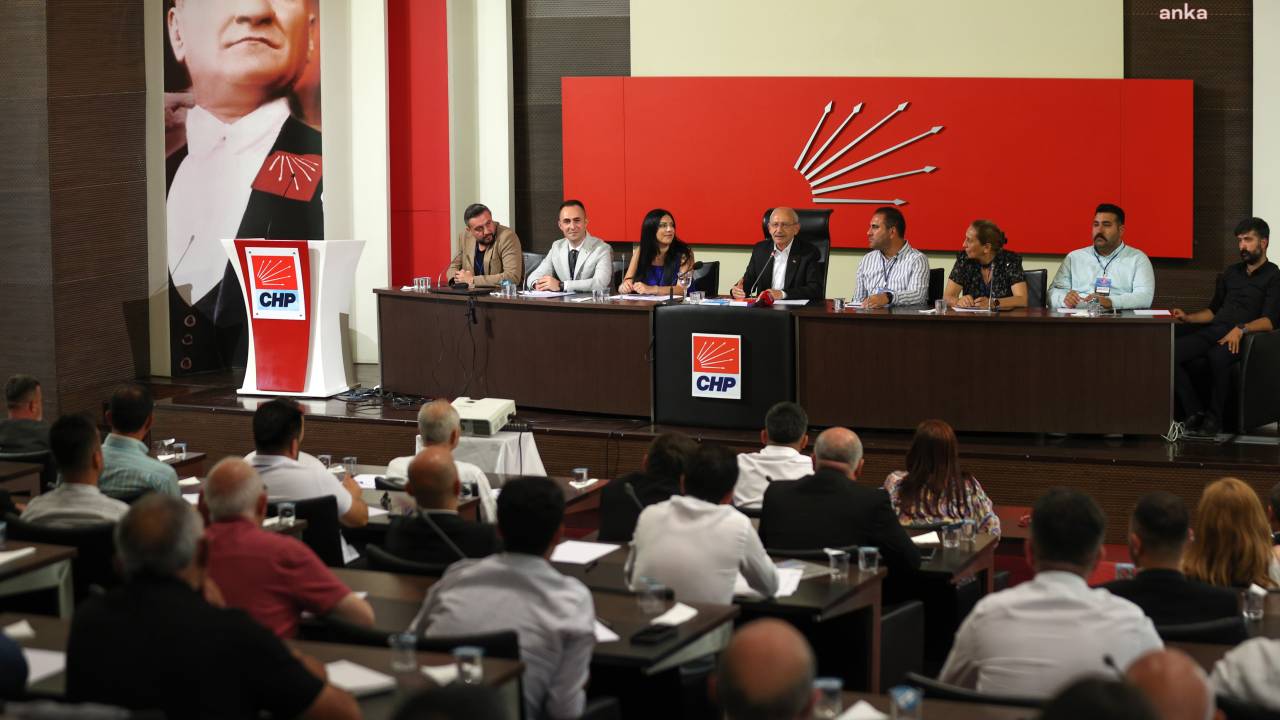 Chp Lideri, Kılıçdaroğlu Gönüllüleri Kapanış Toplantısına Katıldı