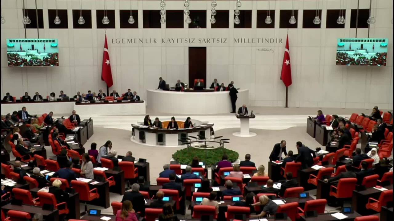 Ali Öztunç: “Vatandaşa Gelince Vergide Bindirim, Beşli Çeteye Gelince Vergide İndirim Yapıyorsunuz”