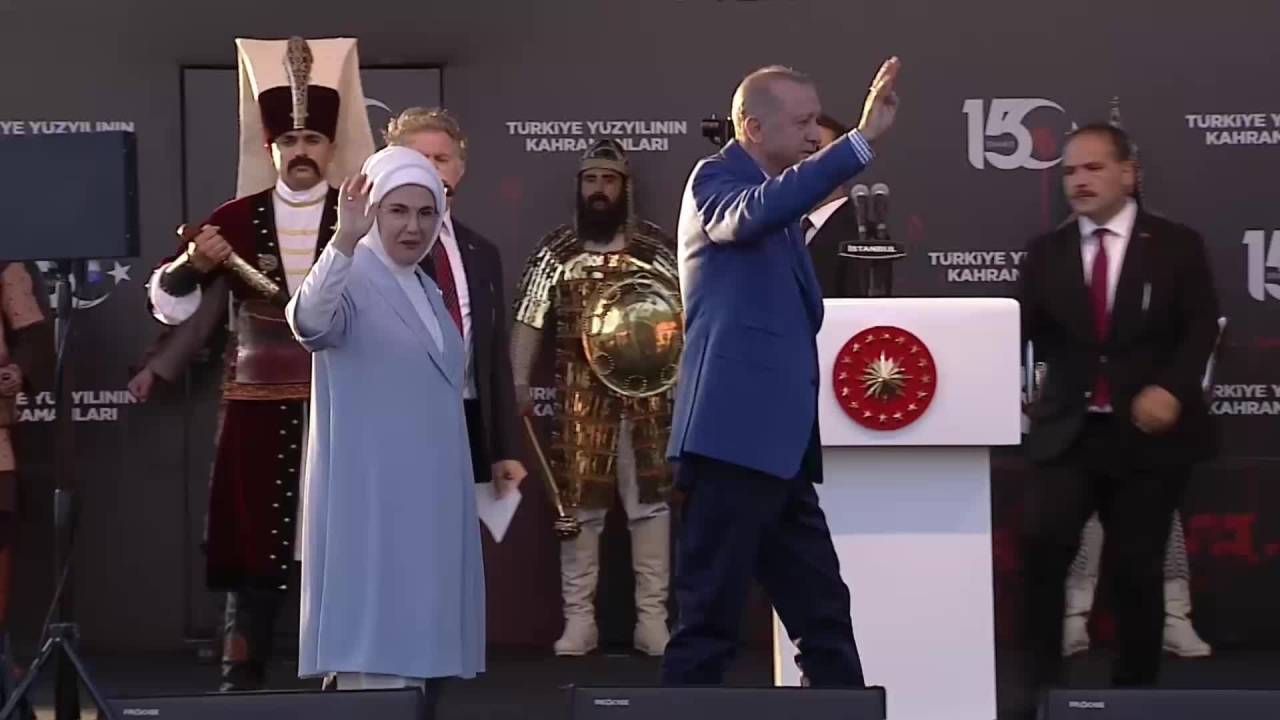 Erdoğan: 253 Vatan Evladını Şehit Verdik Ama Yurdumuzu Alçaklara Uğratmadık