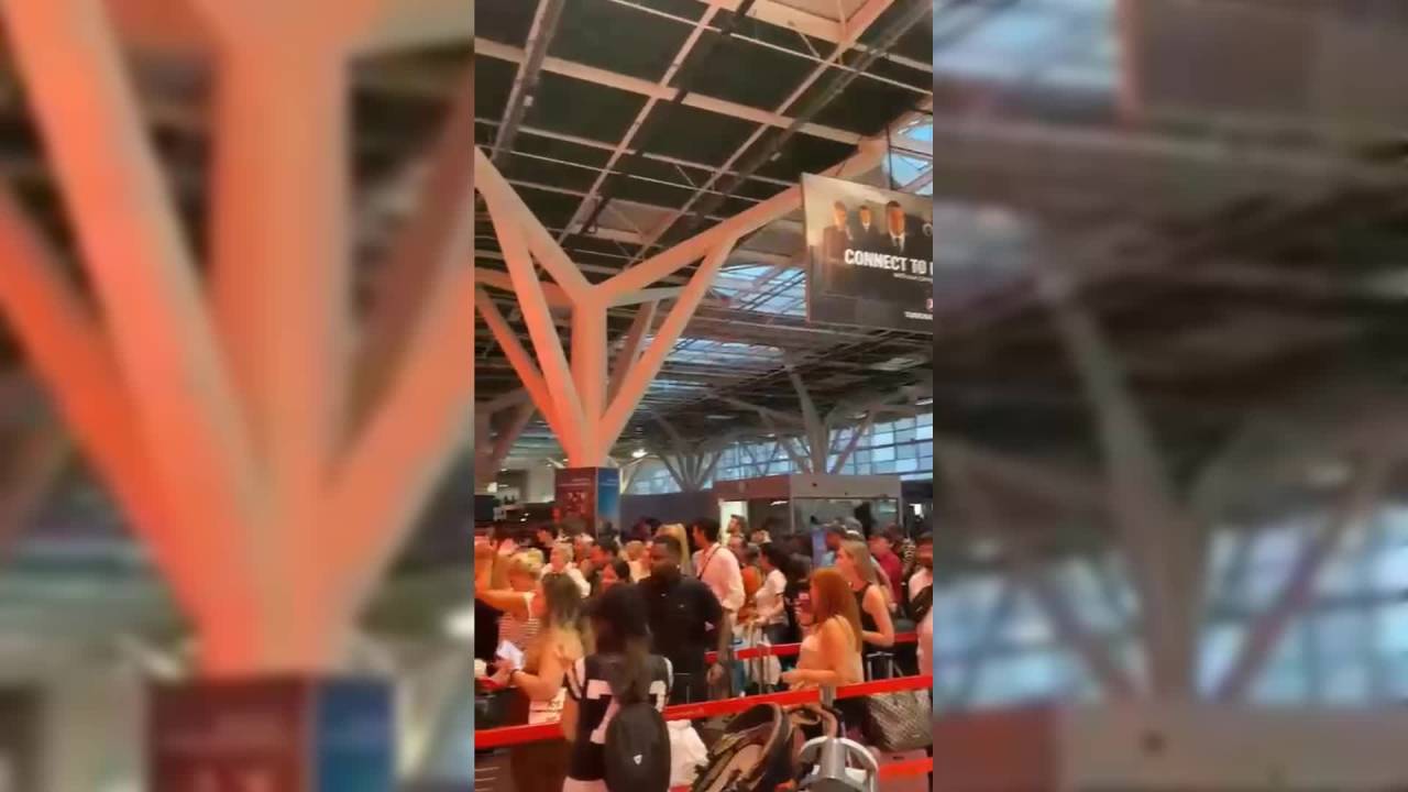 Erdoğan’ın Kktc’de Açılışını Yaptığı Ercan Havalimanı Yeni Terminal Binasının Elektronik Sistemleri Çöktü