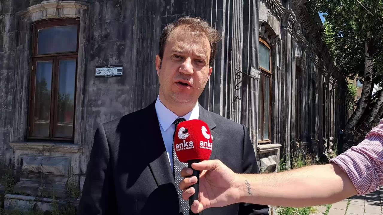 Chp Kars Milletvekili Alp, Aynalı Köşk’ün Satışıyla İlgili Kamu Görevlileri Hakkında Suç Duyurusunda Bulundu