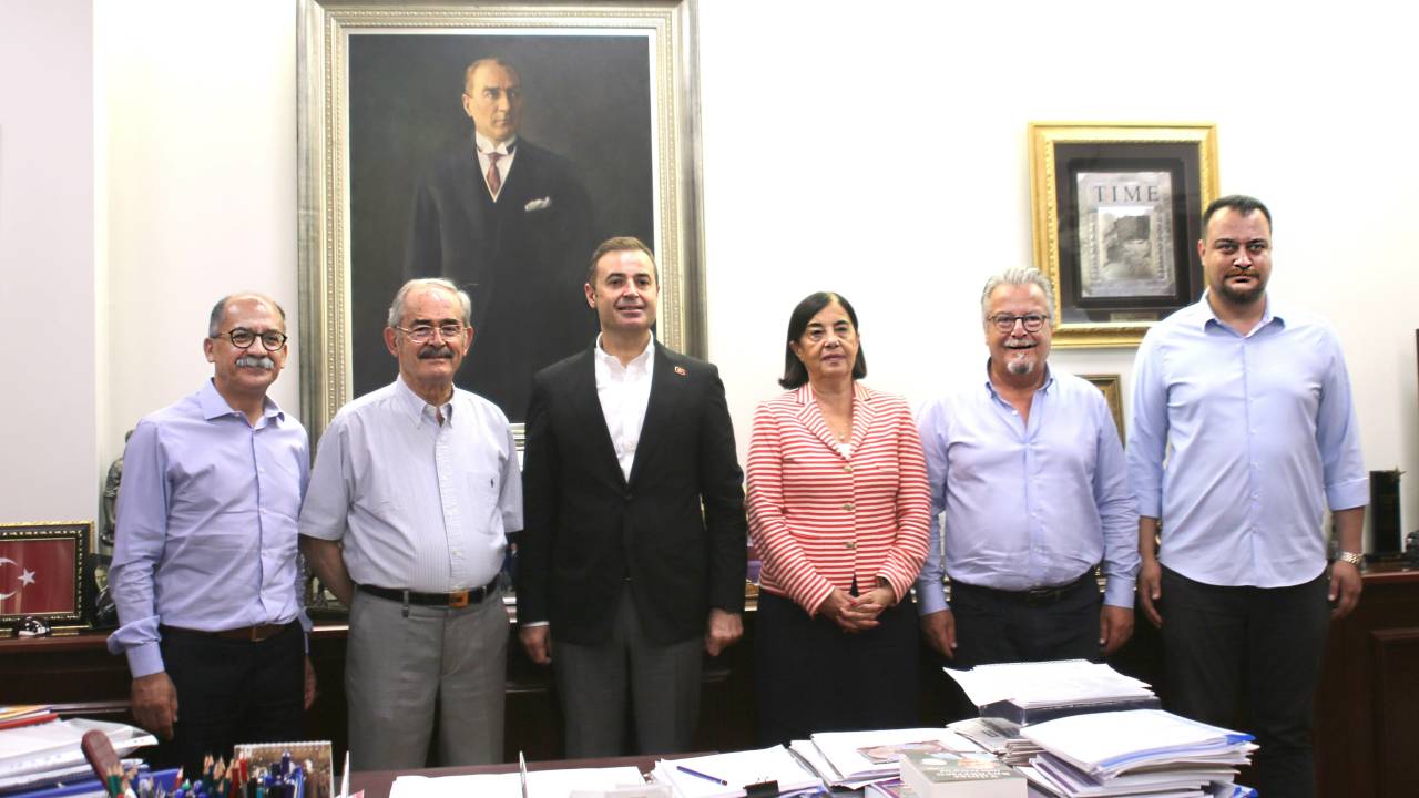 Chp Genel Başkan Yardımcısı Ahmet Akın'dan Yılmaz Büyükerşen'e Ziyaret