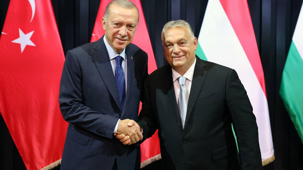 Cumhurbaşkanı Erdoğan, Budapeşte'de Macaristan Başbakanı Orban İle Görüştü