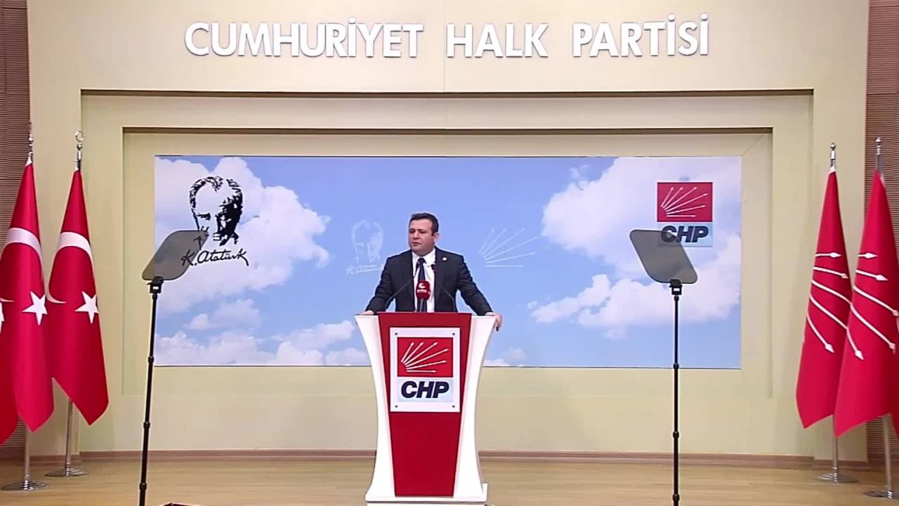 Hasan Efe Uyar: “Erdoğan, Tayyip’e Recep’i Emekli Aylıkları Düşük Diye Şikâyet Ediyor”