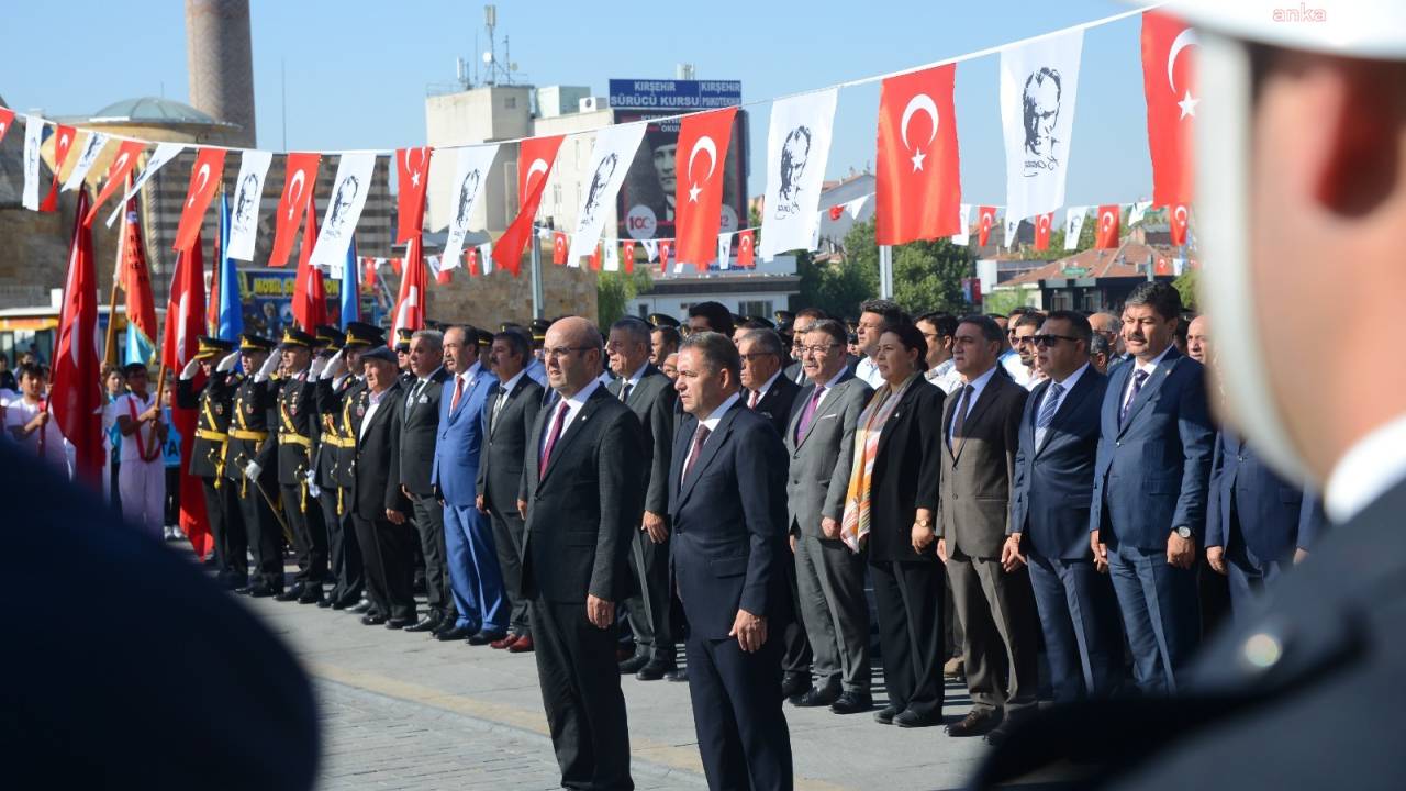 Kırşehir Belediye Başkanı Ekicioğlu, Zafer Bayramı Törenlerine Katıldı