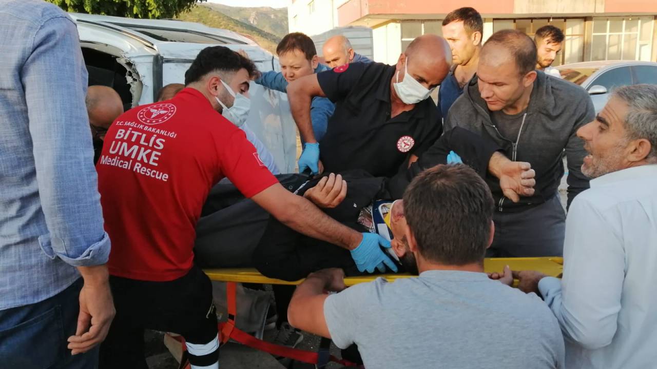 Güroymak’ta Trafik Kazası: 4 Yaralı