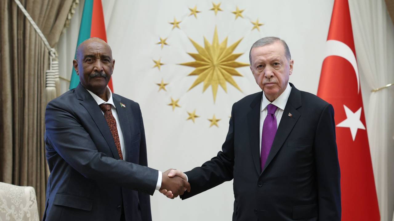 Cumhurbaşkanı Erdoğan, Sudan Egemenlik Konseyi Başkanı El-burhan İle Görüştü