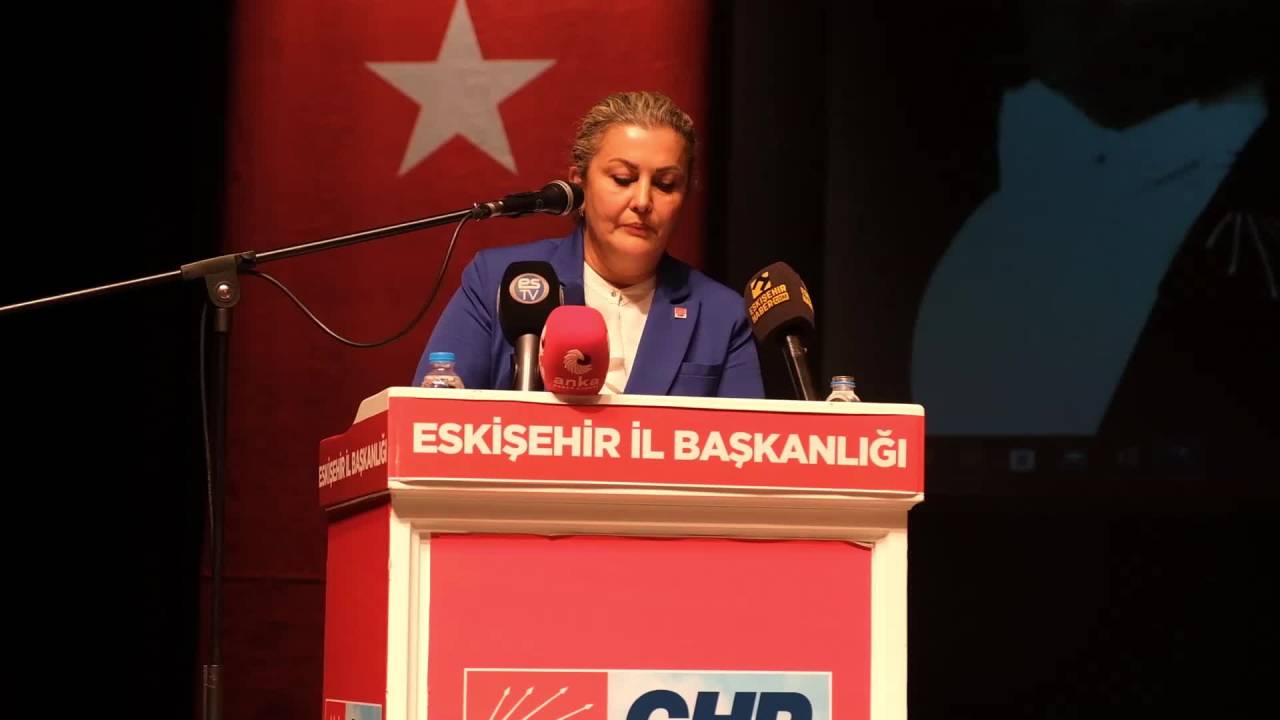Eskişehir Chp İl Kongresi'nde Figen Kahya Ve Talat Yalaz İl Başkanlığına Aday Oldu