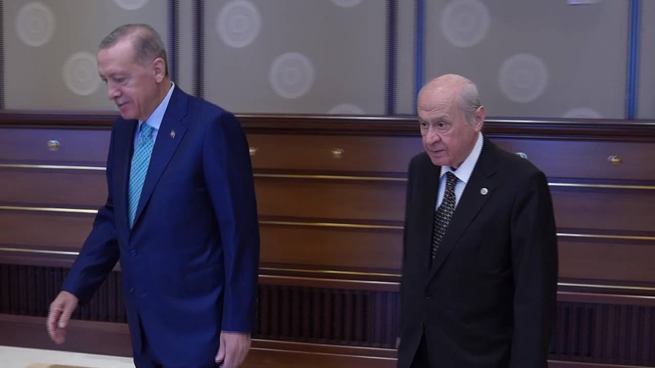 Cumhurbaşkanı Erdoğan, Mhp Genel Başkanı Devlet Bahçeli İle Cumhurbaşkanlığı'nda Görüştü