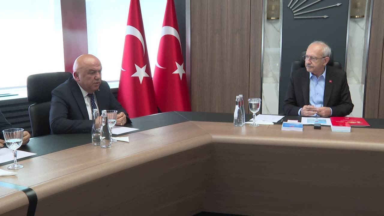 Chp Lideri Kılıçdaroğlu, Antalya İl Başkanı Nuri Cengiz Ve İlçe Başkanlarını Kabul Etti