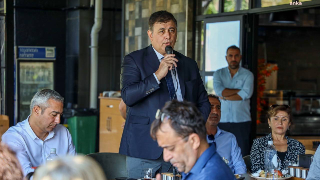 Karşıyaka Belediye Başkanı Tugay, Chp Üyeleriyle Buluştu