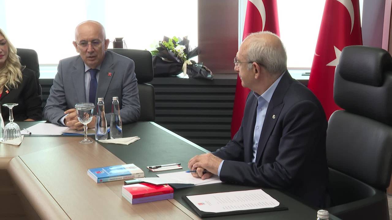 Kılıçdaroğlu, Chp Ankara İl Başkanı Erkol Ve Yönetimi İle Bir Araya Geldi