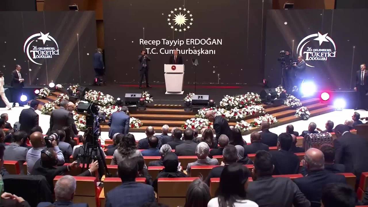 Erdoğan: "2024 Yılında Deprem Bölgesi İçin 1 Trilyon Liralık Kaynak Tahsis Edeceğiz"