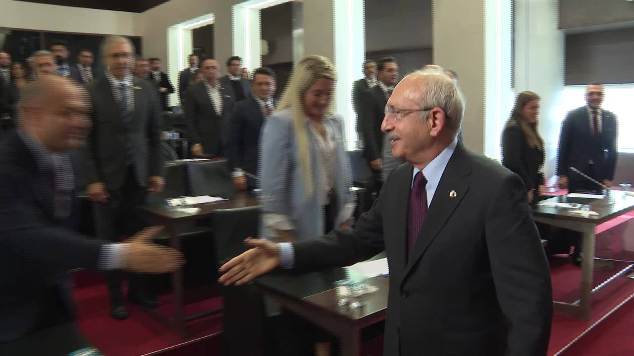 Kılıçdaroğlu; Chp İstanbul İl Başkanı Çelik, İl Yönetimi Ve İlçe Başkanlarını Kabul Etti
