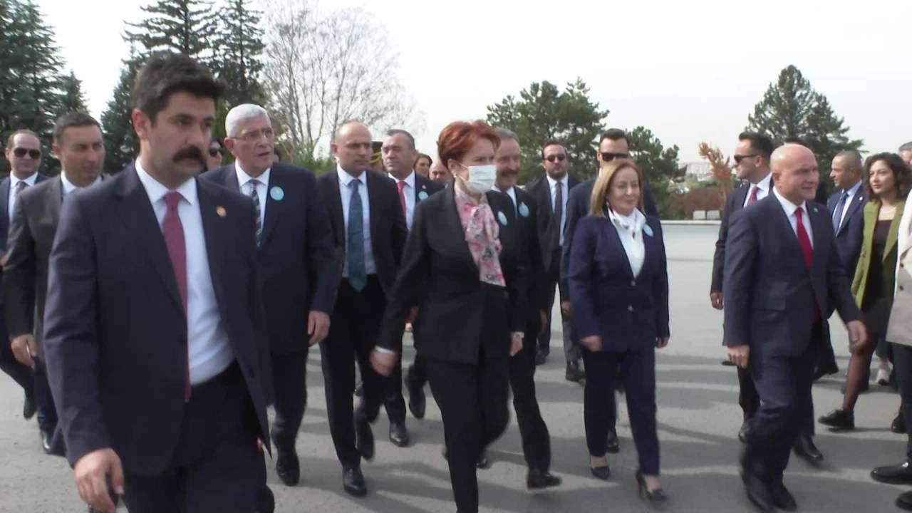 Akşener, İyi Parti'nin 6. Kuruluş Yıl Dönümü Dolayısıyla Anıtkabir’i Ziyaret Etti