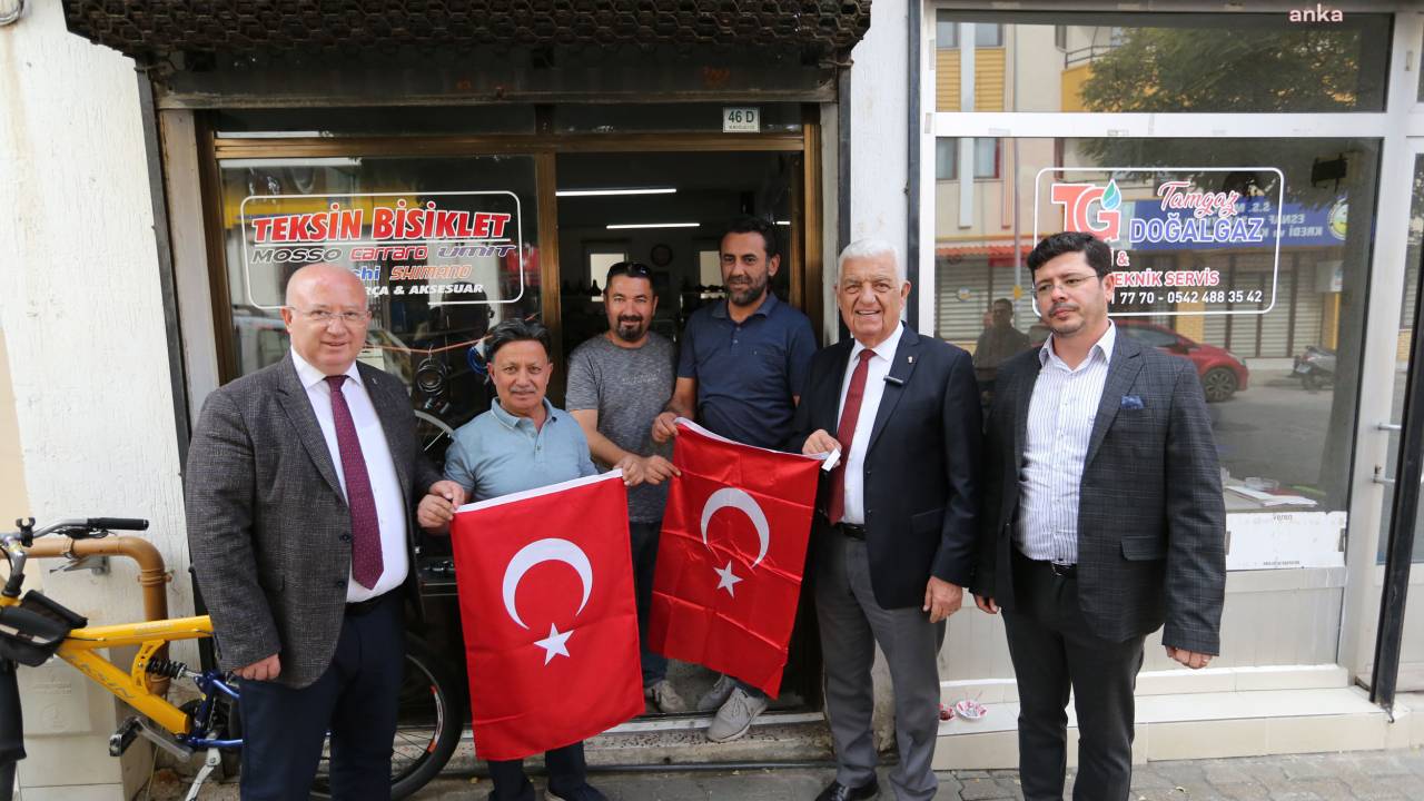 Muğla Büyükşehir Belediyesi 100. Yılda 20 Bin Bayrak Dağıttı