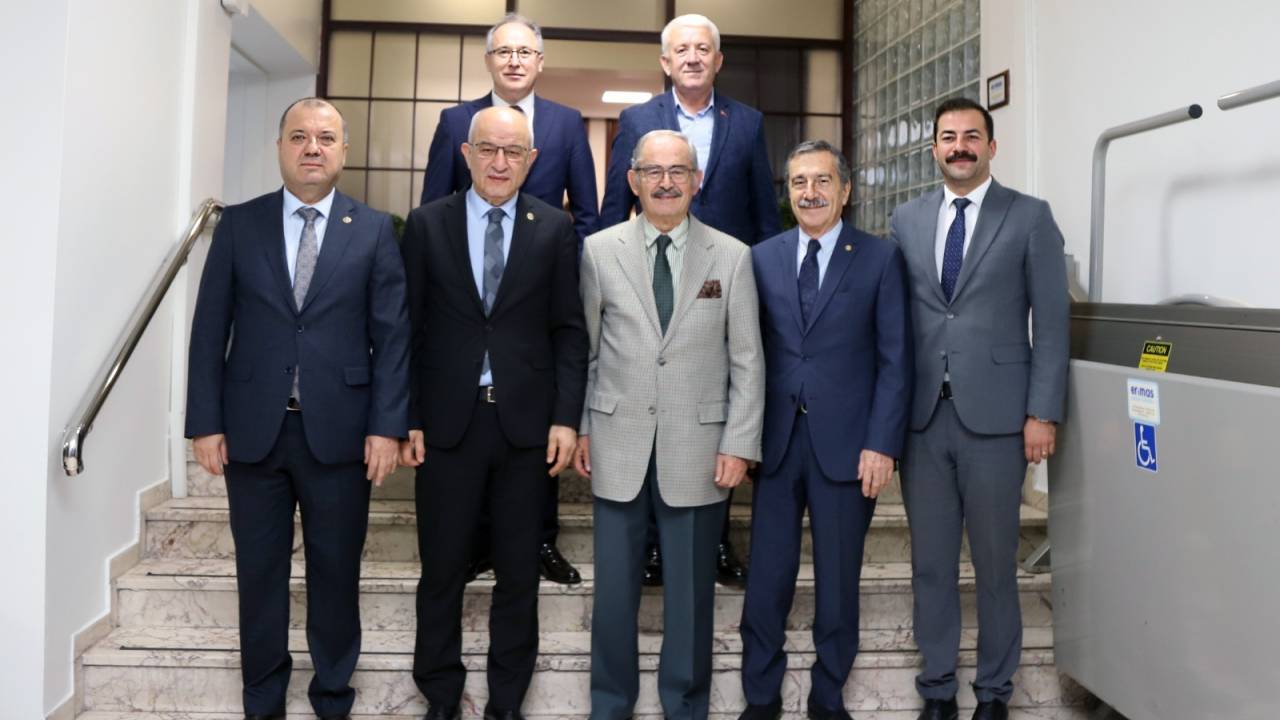 Chp'li Milletvekillerinden Yılmaz Büyükerşen’e Ziyaret