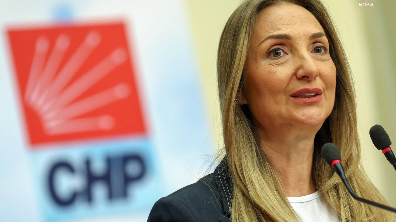 Aylin Nazlıaka: “İlelebet Payidar Kalacak Olan Cumhuriyetimizin 100. Yaşı Kutlu Olsun”