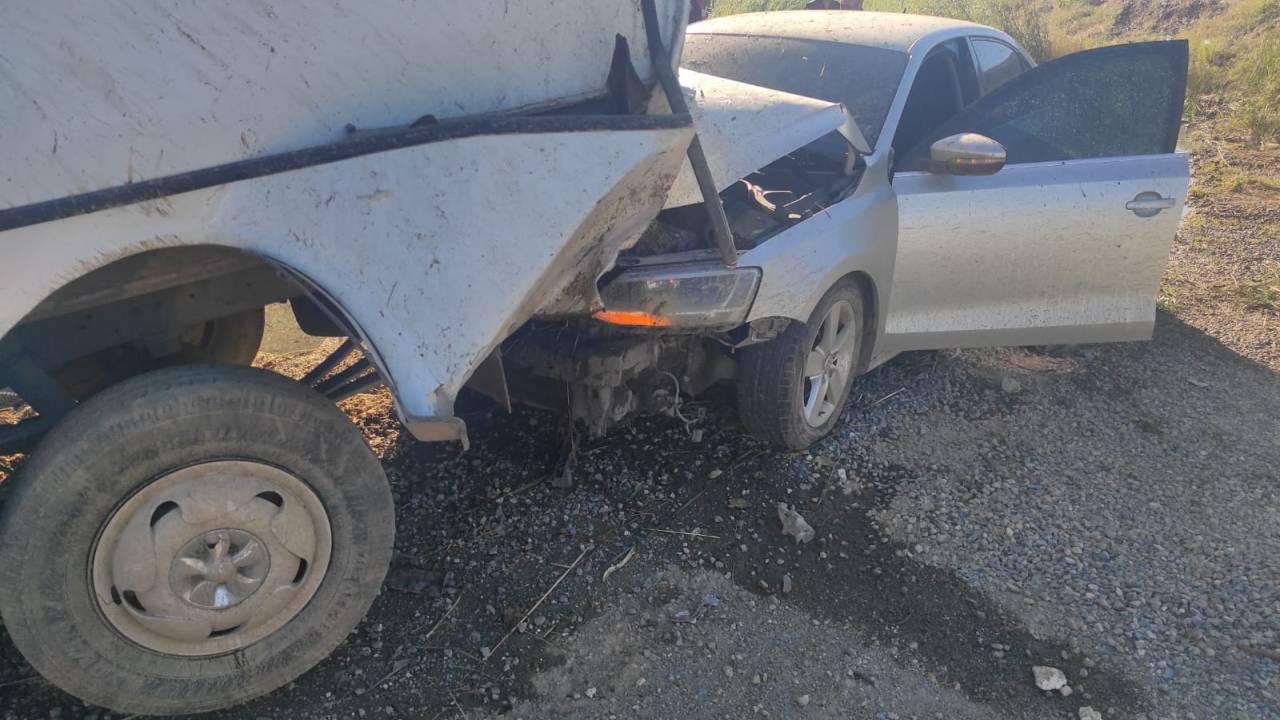 Elazığ'da Otomobil, Minibüse Çarptı: 11 Yaralı